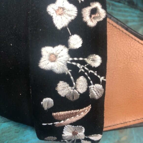 Sugar Black Floral Embroidered Heels Size 7.5 Ankle Strap Chunky Heel Feminine - Picture 4 of 11